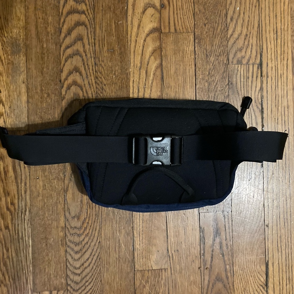 Bud Light x The North Face ROO bag - Picture 3 of 6